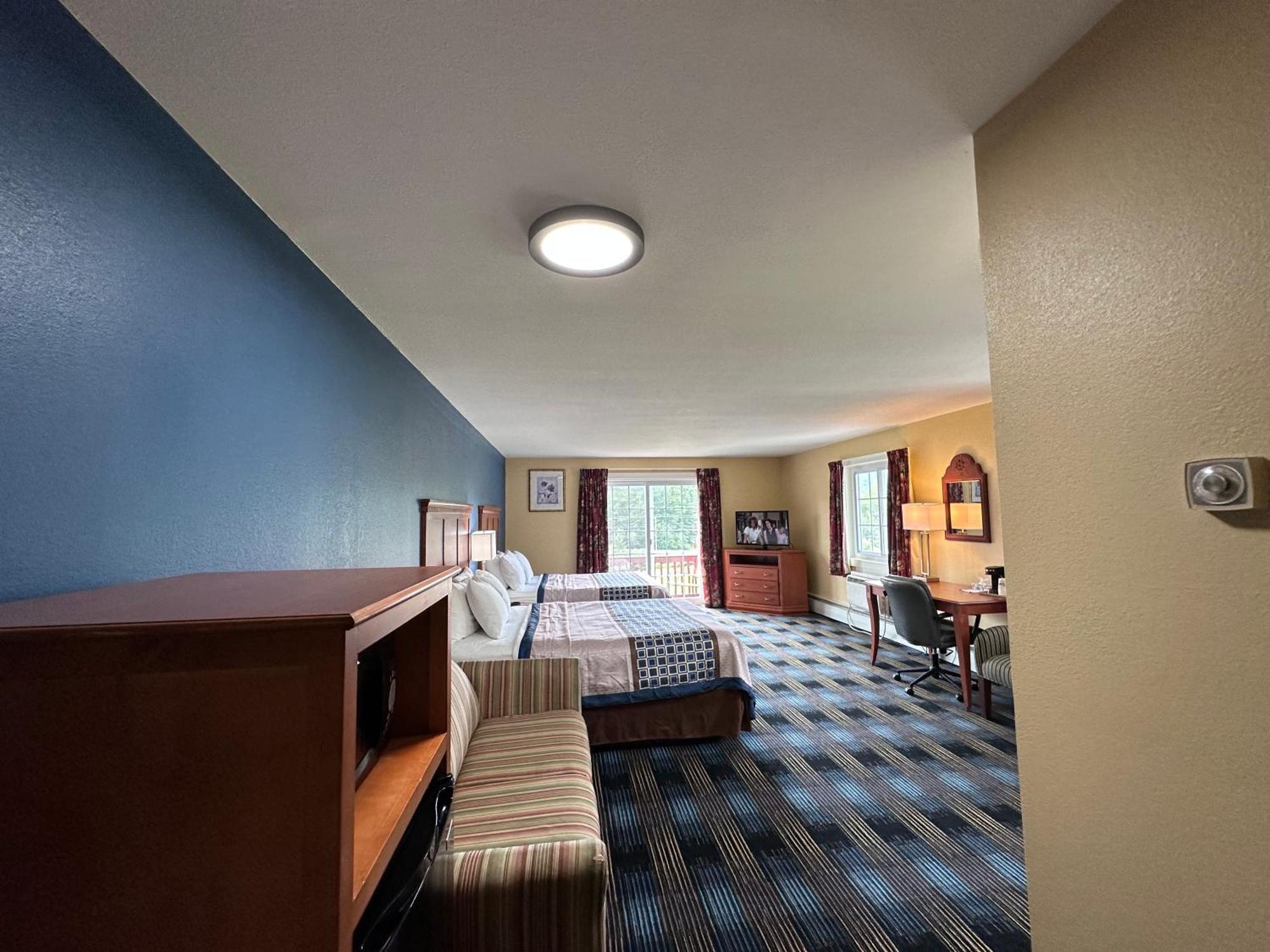Swiss Chalets Village Inn North Conway Exterior photo