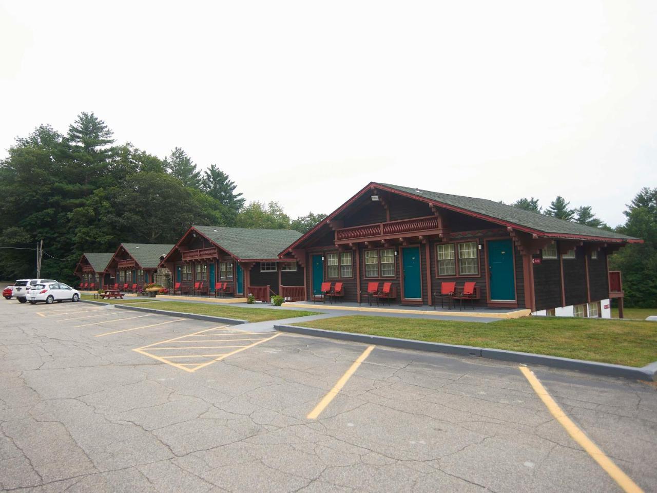 Swiss Chalets Village Inn North Conway Exterior photo