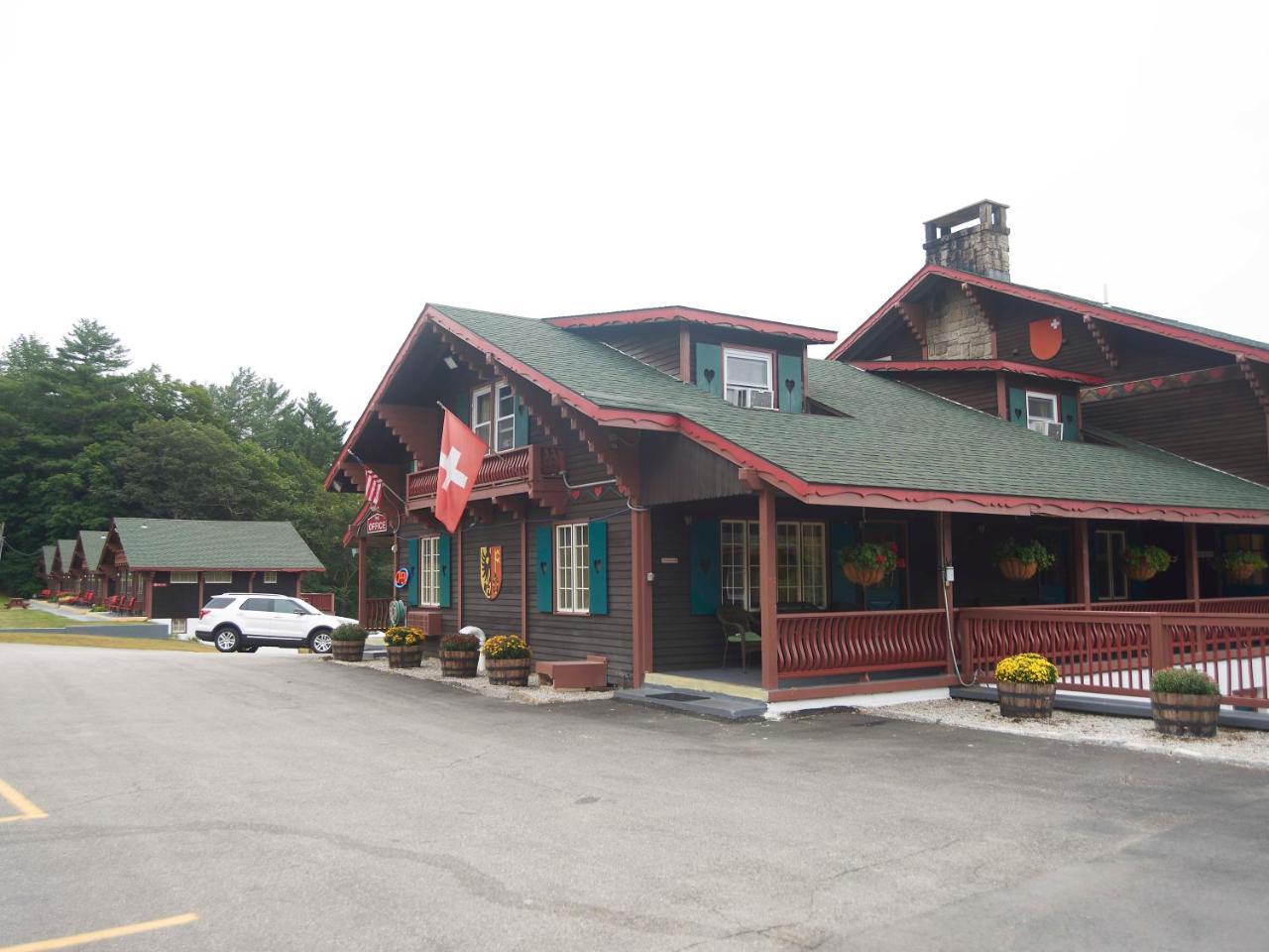 Swiss Chalets Village Inn North Conway Exterior photo
